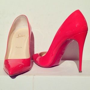 Gorgeous Christian Louboutin pumps size 38 8